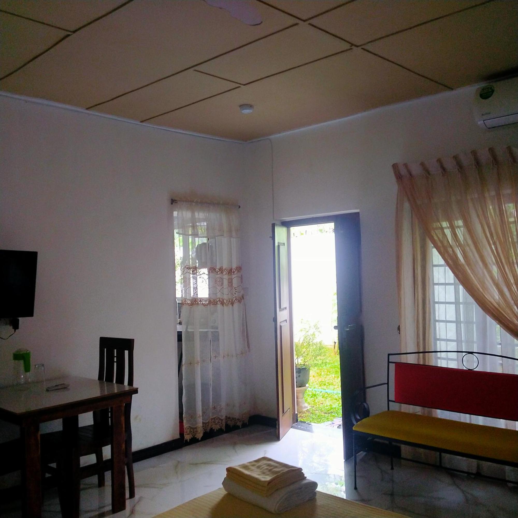Living Home 니곰보 객실 사진
